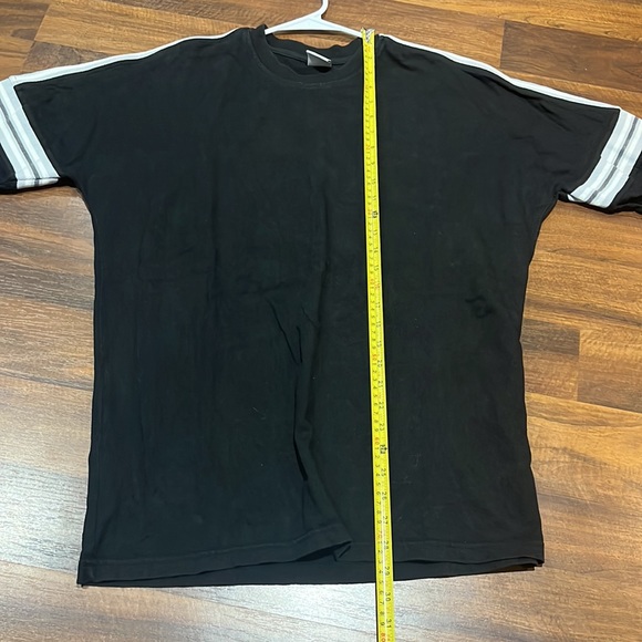 Urban outfitters tee long sleeves - Picture 7 of 8